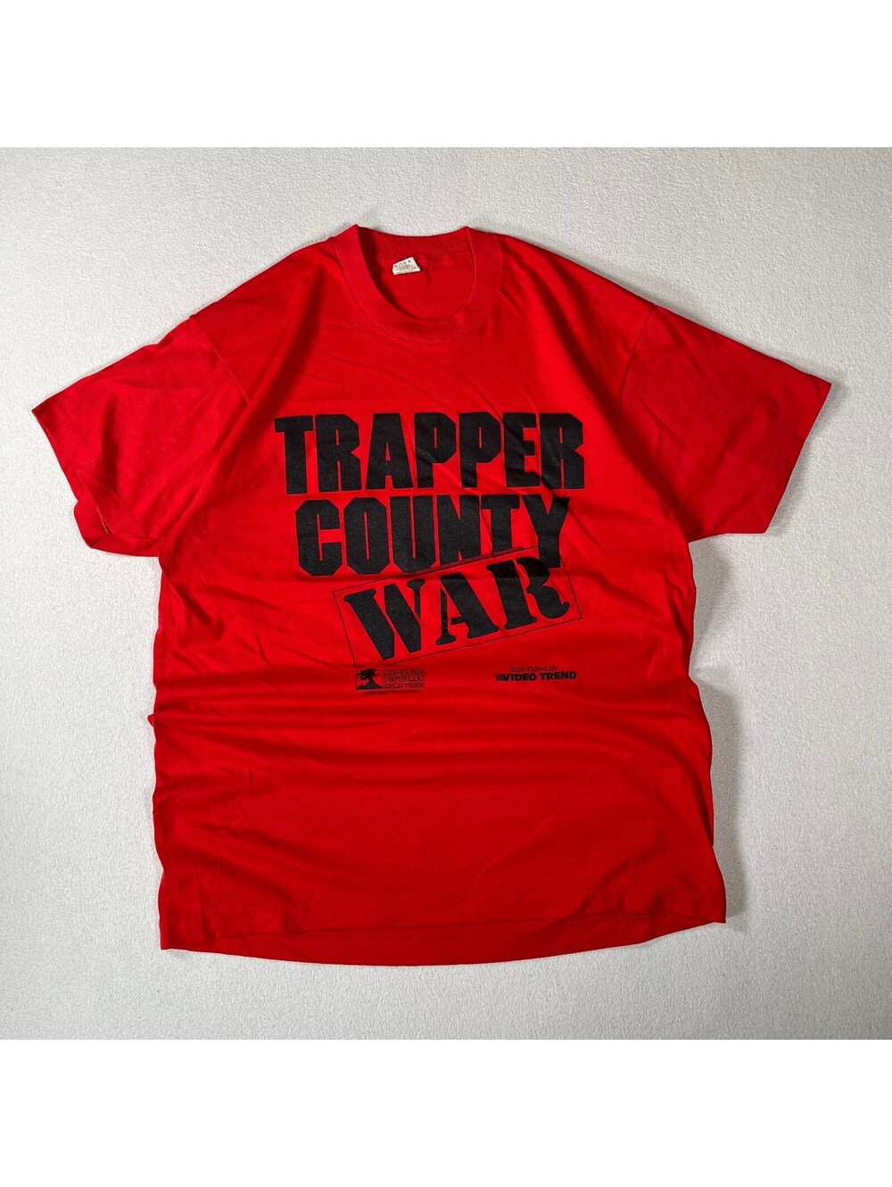 Vintage Screen Stars XL Red Trapper County War T-Shirt